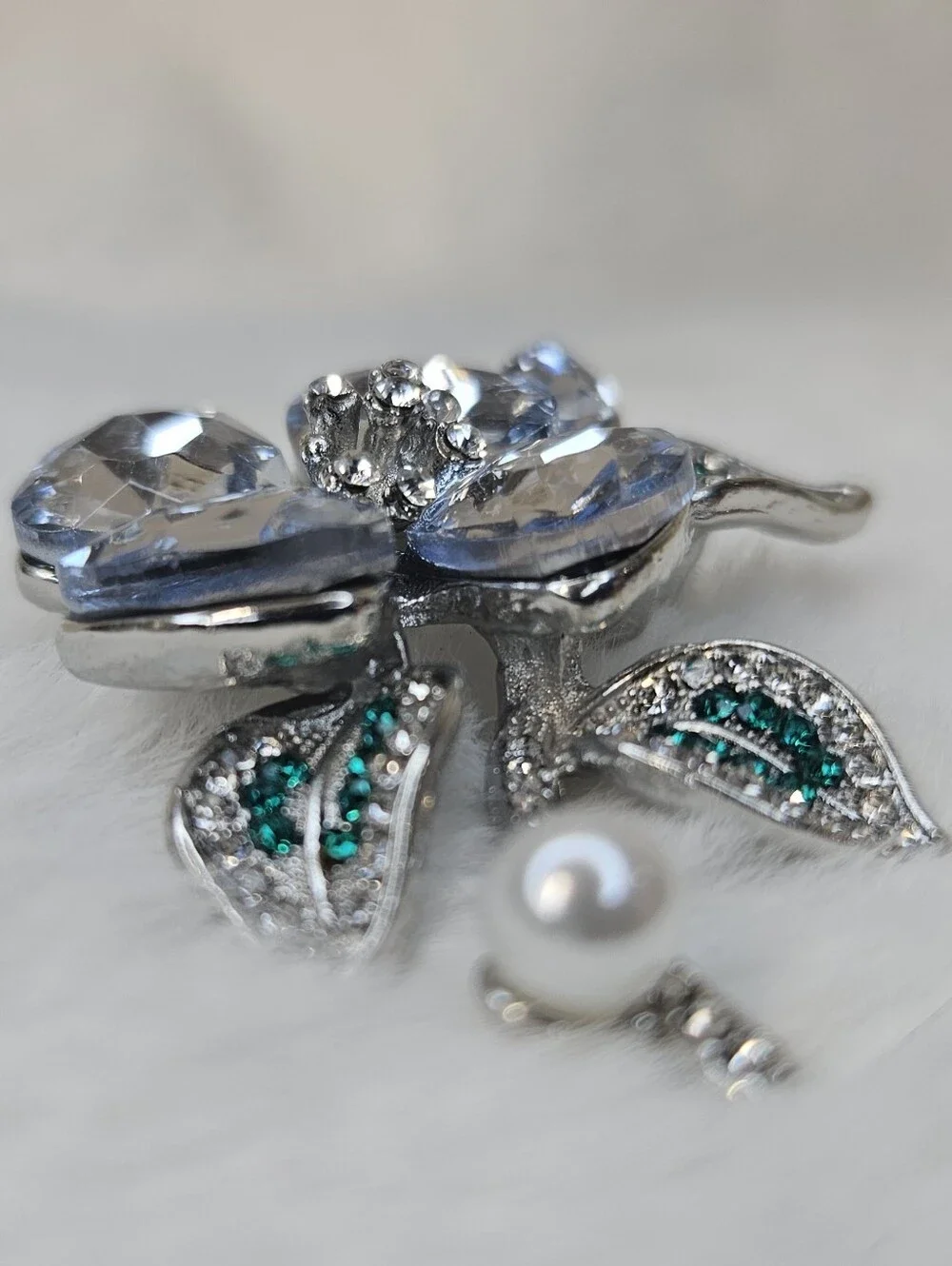 Vintage Style Crystal Flower Brooch